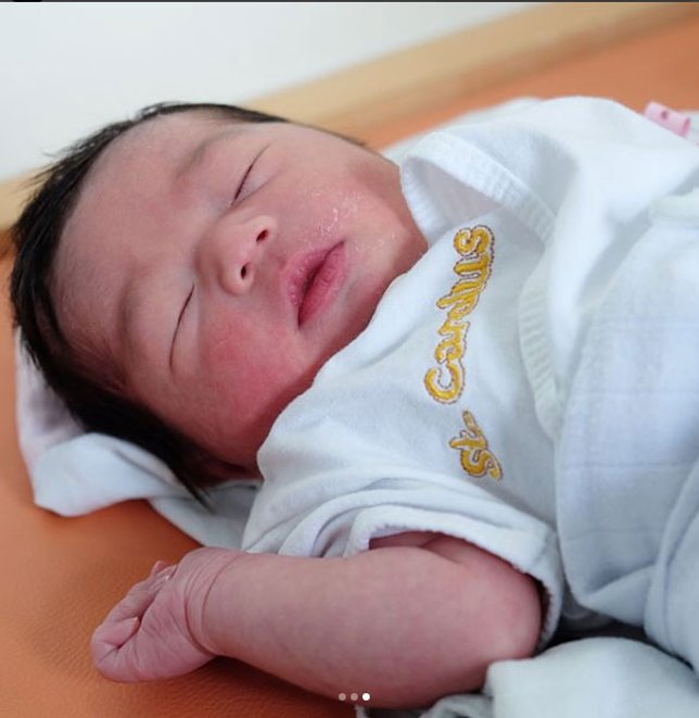 Nyta Gina lahirkan anak keduanya, Lembar Putih Trynicta © Instagram.com/kinosnoski/missnyctagina