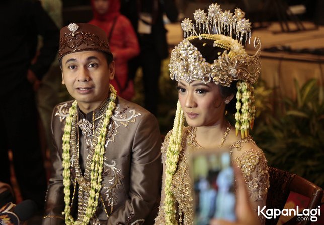 Raditya Dika resmi menikah dengan Anissa Aziza. © KapanLagi.com/Muhammad Akrom Sukarya