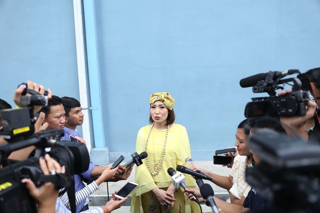 Ayu Dewi akui jika dirinya rindu merayakan lebaran bersama kedua mertuanya © KapanLagi.com/Muhammad Akrom Sukarya