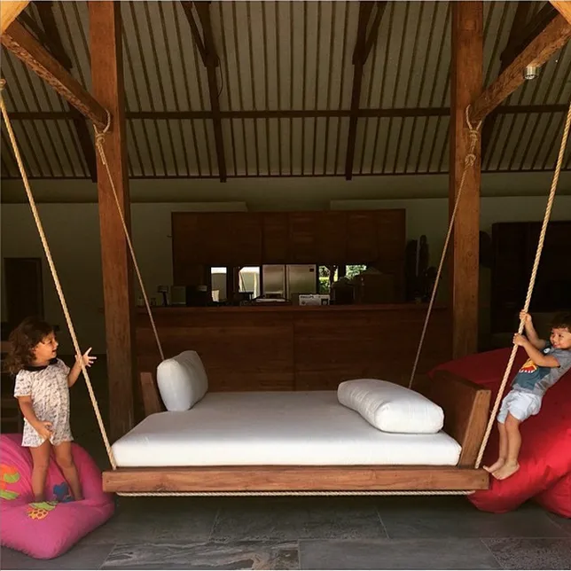 Adem! Intip Rumah Baru Indah Kalalo Bergaya Villa di Bali ...