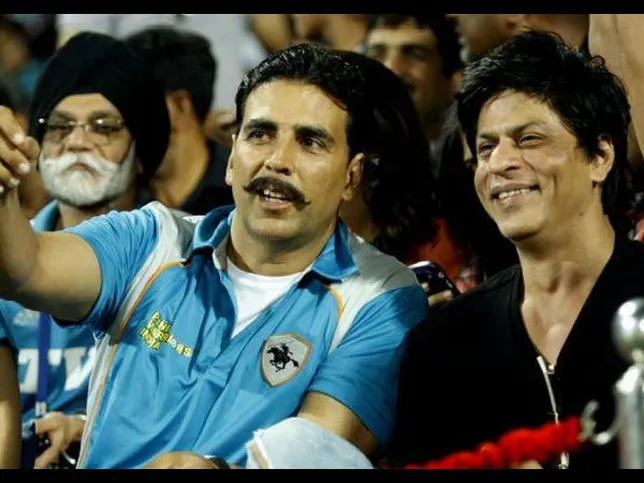 Shahrukh dan Akshay tetap berhubungan baik secara profesional, tapi tak pernah akrab secara personal ©Bollywood Folks