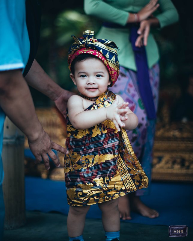 FOTO Baby  Arsy dan Arsya Pakai Baju  Adat Bali  Cute 