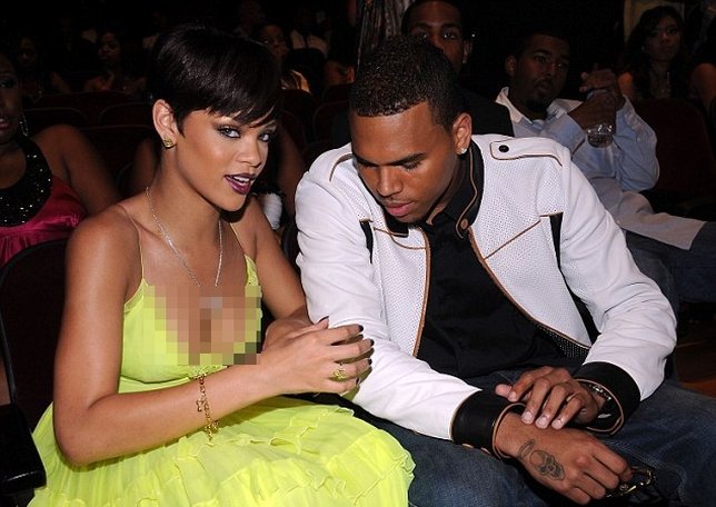 Dulu, Rihanna dan Chris dikenal sebagai pasangan serasi © dailymial.co.uk
