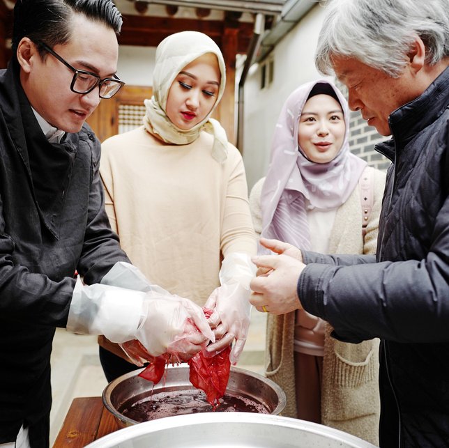 Dian Pelangi dan Ayana di KOrea Selatan. Foto: Instagram Dian Pelangi