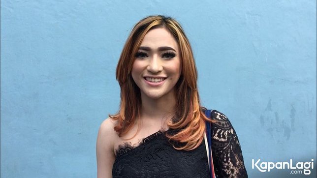 Amel Alvi perlahan ingin meninggalkan kesan seksi dengan bermain dalam film genre drama. (Credit: KapanLagi.com)