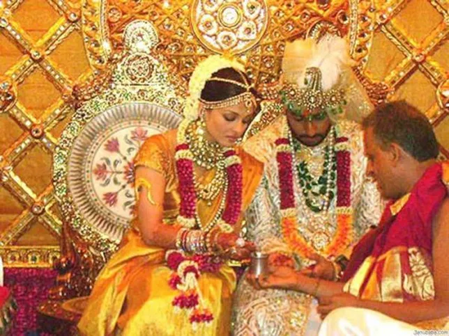 Pernikahan Aishwarya dan Abhishek berlangsung dengan meriah ©pinkvilla