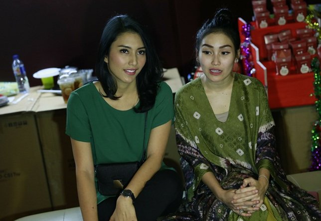 Tyas Mirasih ajari Ayu Ting Ting akting nangis dengan ingat Bilqis © KapanLagi.com/Agus Apriyanto