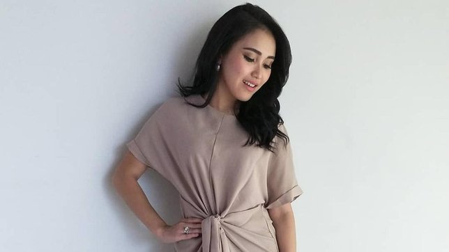 Ayu Ting Ting memberikan tanggapannya dengan mengamini isu tersebut. (Credit: instagram.com/ayutingting92)