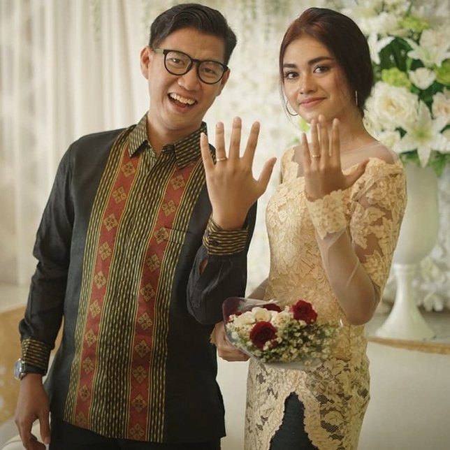 David Nurbianto dan Mieke telah bertunangan (credit: instagram.com/david_nurbianto)