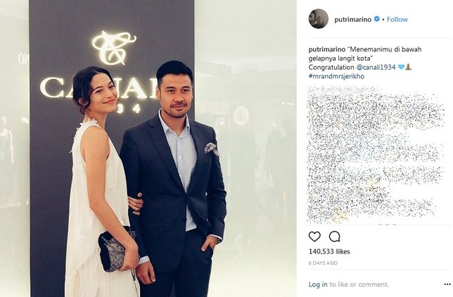 Pasangan stylish! Pesona Chicco dan Putri hadiri event fashion.  Credit: via instagram.com/putrimarino