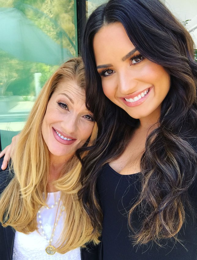 Demi dan ibunya, Dianna © People