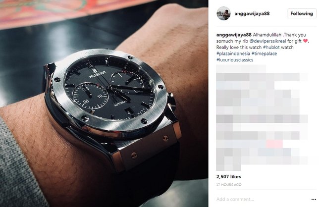 Ini jam tangan yang diberikan Depe buat Angga ©instagram/anggawijaya88