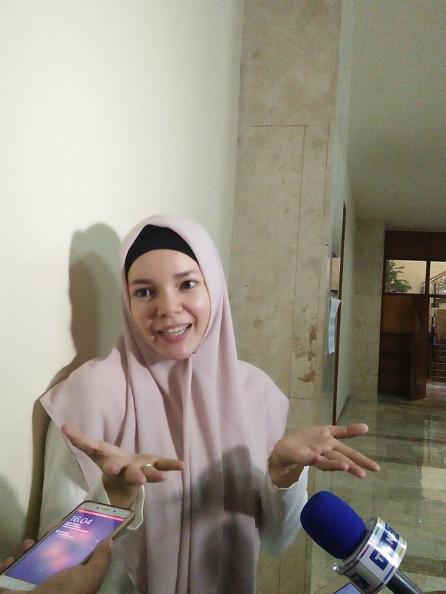 Tak Mau Setengah-Setengah, Dewi Sandra Rela Tolak Film & Ingin Film Komedi