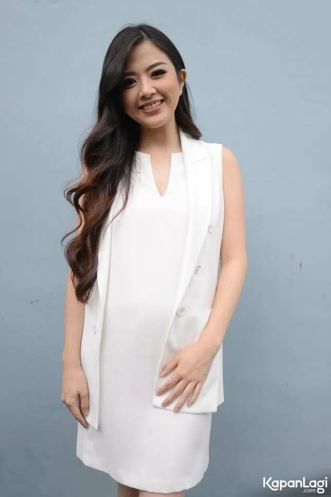 Franda minta tolong pada ayah dan ayah mertuanya untuk memberi nama sang bayi © KapanLagi.com®/Bayu Herdianto