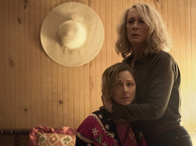 Laurie dan Karen kembali dihadapkan dengan teror mengerikan. (Courtesy of Universal Pictures)