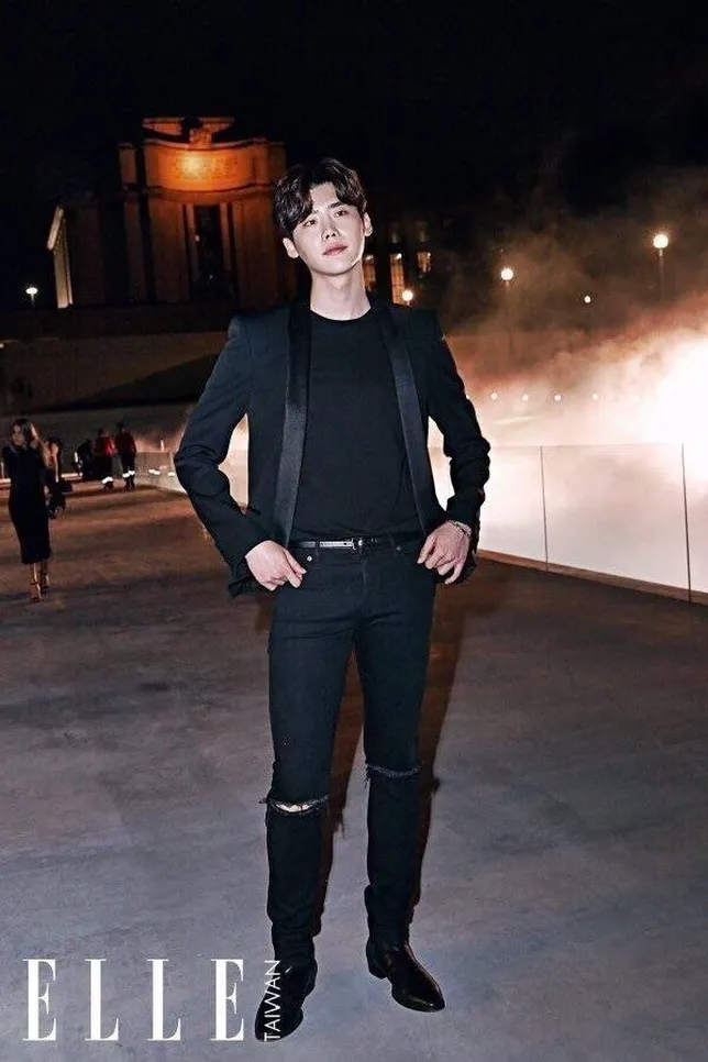 Lee Jong Suk dipastikan bintangi HYMN OF DEATH. © Elle Magazine