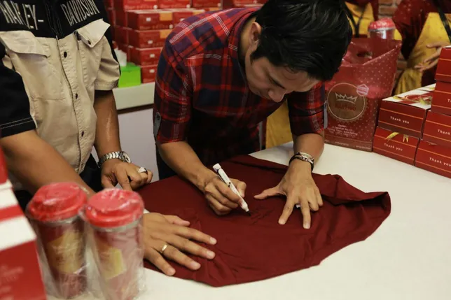 Dude direct selling untuk promosikan bisnisnya © Dokumentasi Pribadi