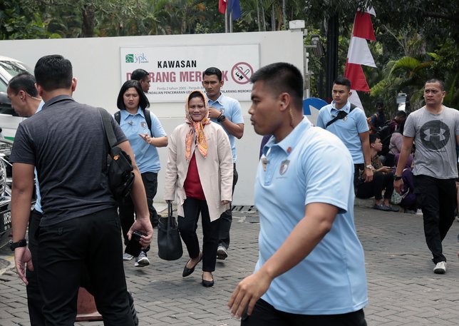 Iriana Jokowi Mendatangi Rumah Sakit © Kapanlagi/Muhammad Akrom Sukarya