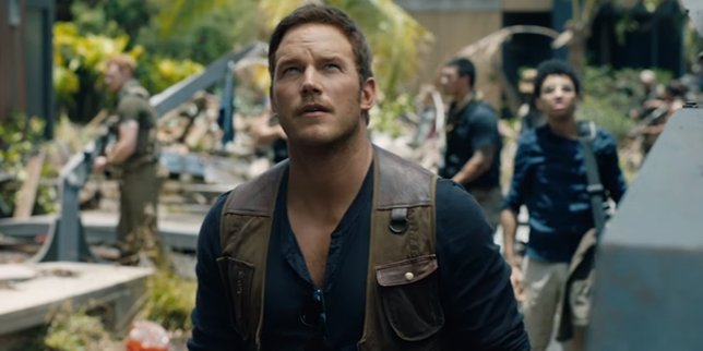 Chris Pratt kembali membintangi sekuel JURASSIC WORLD. (Courtesy of Universal Pictures)