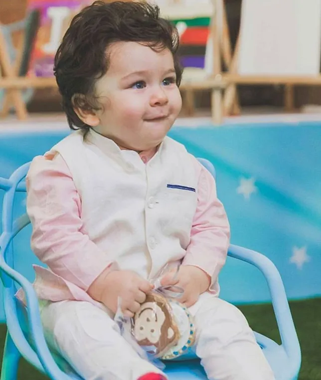 Saif sebut Taimur lebih mirip Kareena Kapoor @pinkvilla