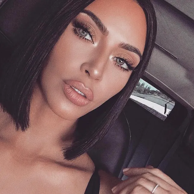 Kim mendadak mirip Megan Fox di foto ini © instagram.com/kimkardashian