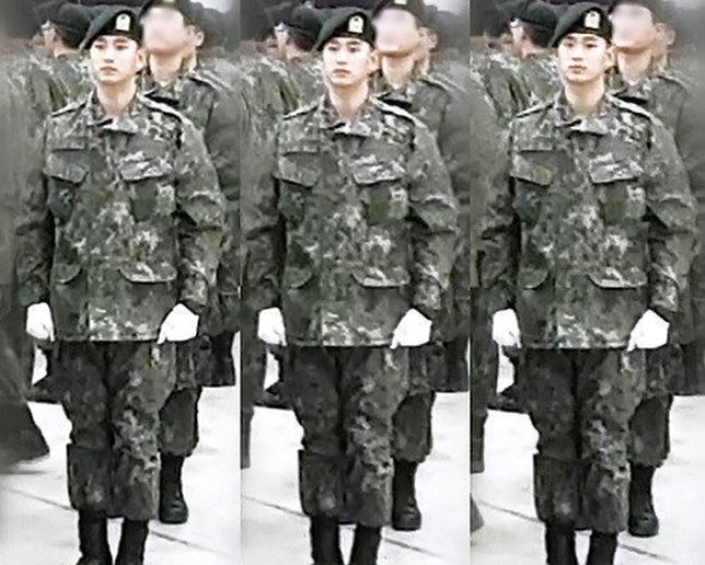 Foto terbaru Kim Soo Hyun jalani wajib militer. © Nate