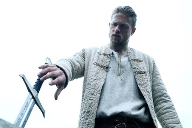 KING ARTHUR: LEGEND OF THE SWORD © Youtube