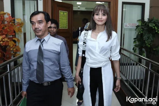 Nendi Haryadi tegaskan tak ada tuntutan harta gono gini dari kliennya © KapanLagi.com®/Budy Santoso