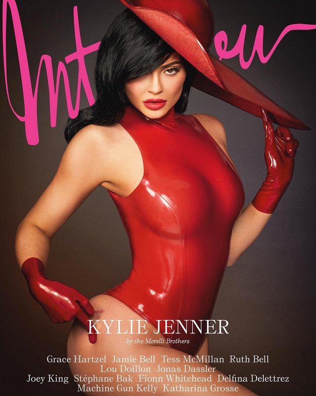 Kylie tonjolkan body killer-nya di depan kamera Â© Interview Germany