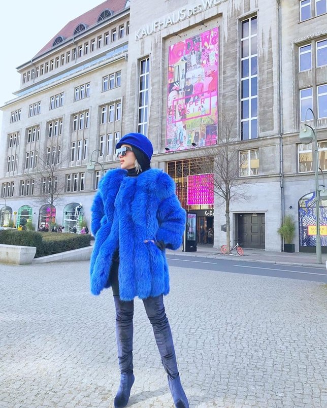 Syahrini ketika berlibur ke Jerman (credit: instagram.com/princessyahrini)