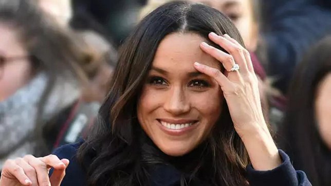 Meghan Markle pakai gaun rancangan Ralph & Russo © AP Photo