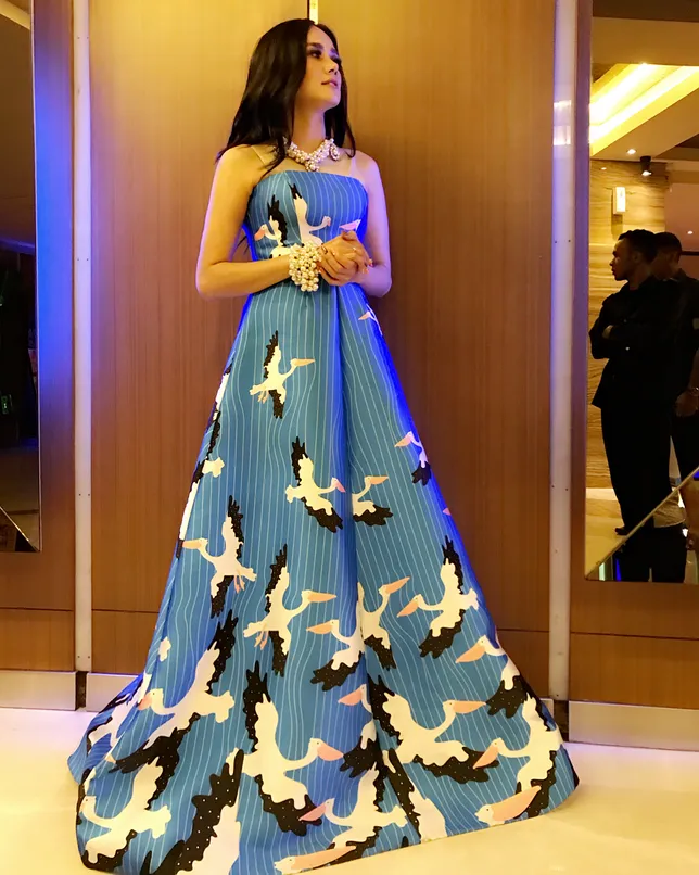 foto gaya cantik unik mulan jameela pakai outer dari foto gaya cantik unik mulan jameela pakai outer dari
