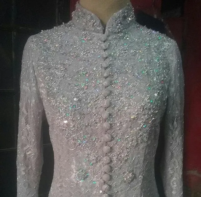 Baju pernikahan Musdalifah dibuat oleh House of Hasto, sementara baju pengantin pria dibuat desainer langganan Nassar ©instagram/yakuprumahpayet