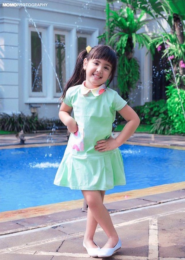 FOTO So Cute Gaya Rambut  Baru Mikhayla Putri Nia  