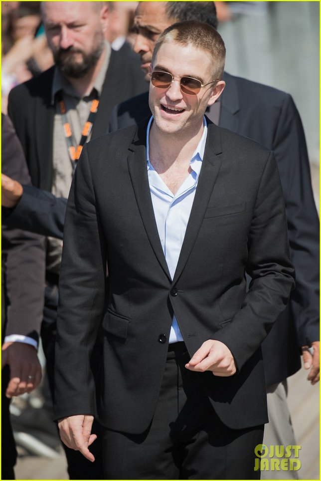 Pattinson mendadak gundul, ganteng atau ... © Just Jared