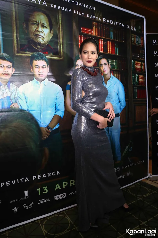 Pevita Pearce senang menghabiskan waktunya bareng kucing peliharaan © KapanLagi.com®/Muhammad Akrom Sukarya