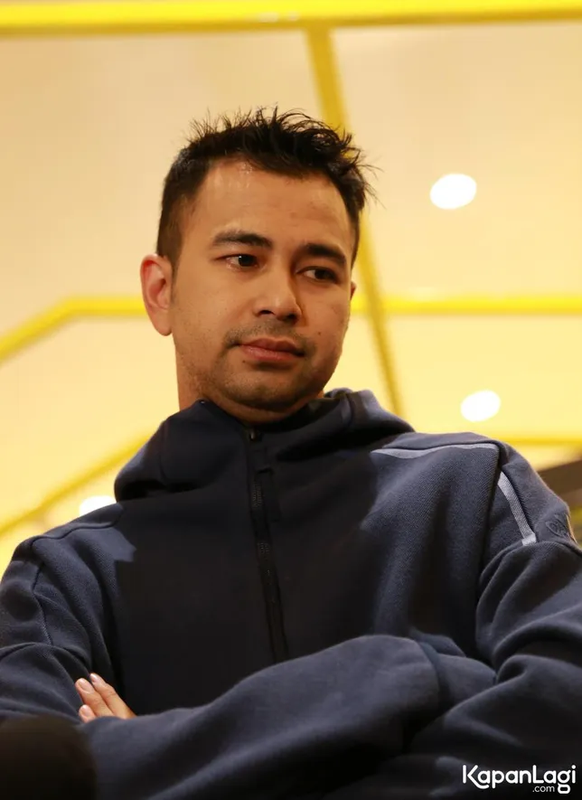 Raffi Ahmad ternyata bukan pemilik mobil BMW i8 biru © KapanLagi.com®/Agus Apriyanto