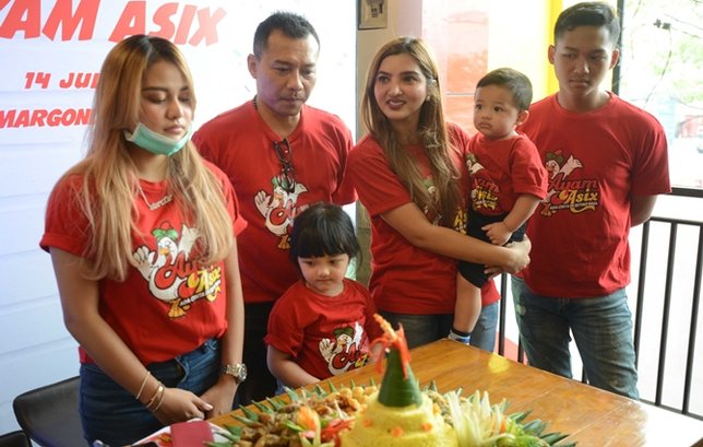 Ashanty berikan alasan tersendiri mengapa gelang yang menjadi kado ulang tahun Aurel © KapanLagi.com/Bayu Herdianto