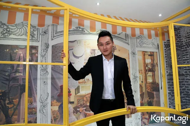 Rio Motret hanya tersenyum dan menjawab 'Amin' saat ditanya soal tarif © KapanLagi.com®/Muhammad Akrom Sukarya