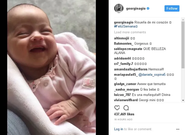 Lucunya wajah Baby Alana saat tersenyum seperti ini © instagram.com/georginagio