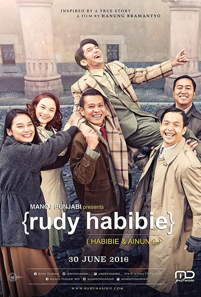 Film RUDY HABIBIE dibintangi oleh Reza Rahadian dan Chelsea Islan © MD Pictures