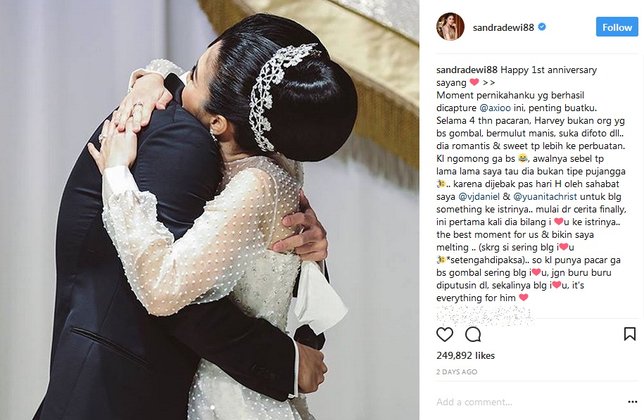 Setahun Menikah, Sandra Dewi Unggah Foto Suami Menangis 