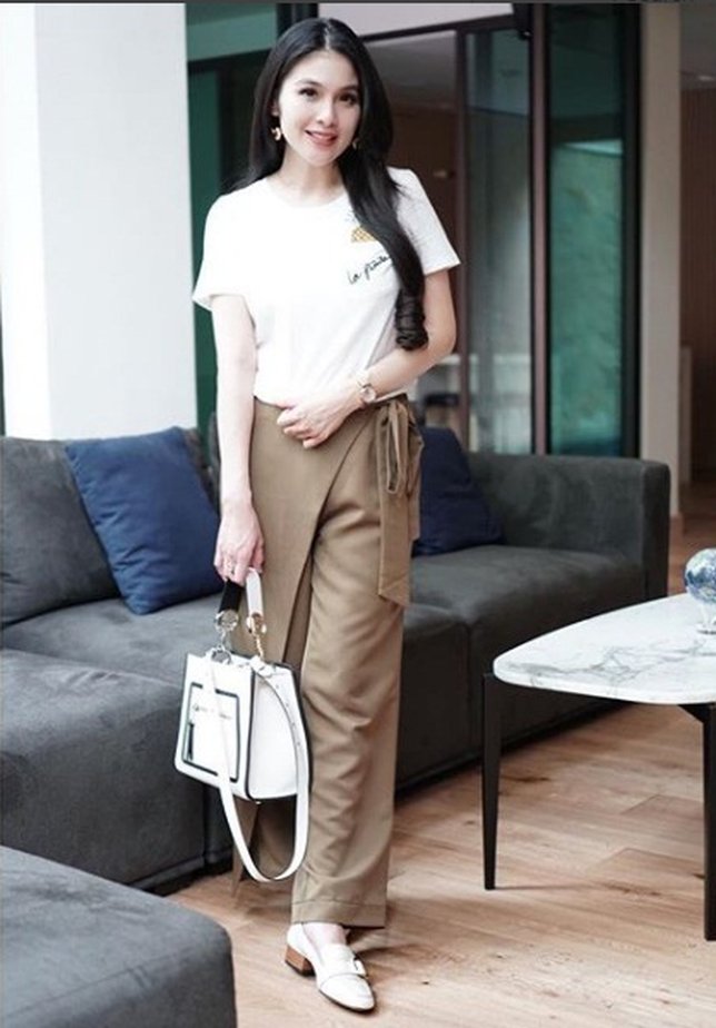 Sandra Dewi tampak kurus setelah melahirkan. cr: instagram.com/sandradewi88