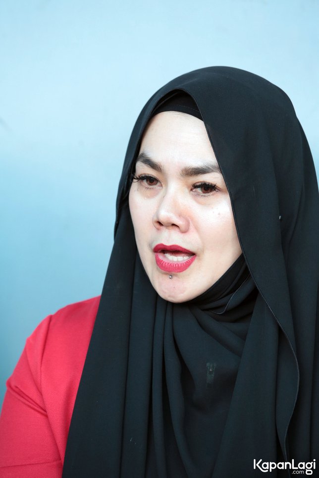 Sarita mengungkap suaminya bersikap biasa saja meski ketahuan bersama Jennifer Dunn. ©KapanLagi.com/Muhammad Akrom Sukarya