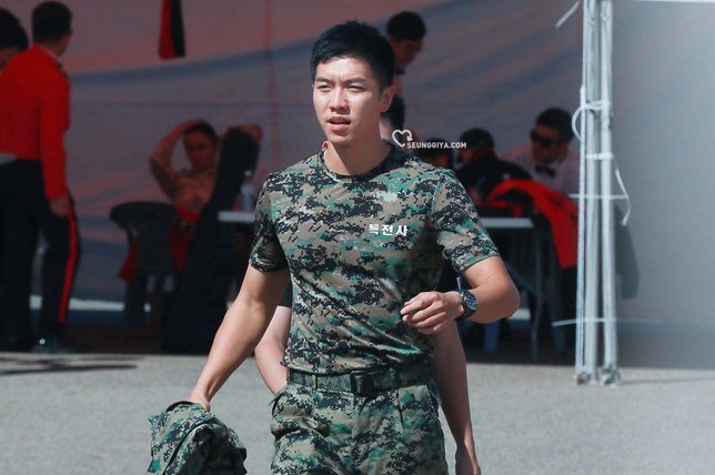 Lee Seung Gi seleb yang paling dinantikan kembali dari wajib militer. © seunggiya.com