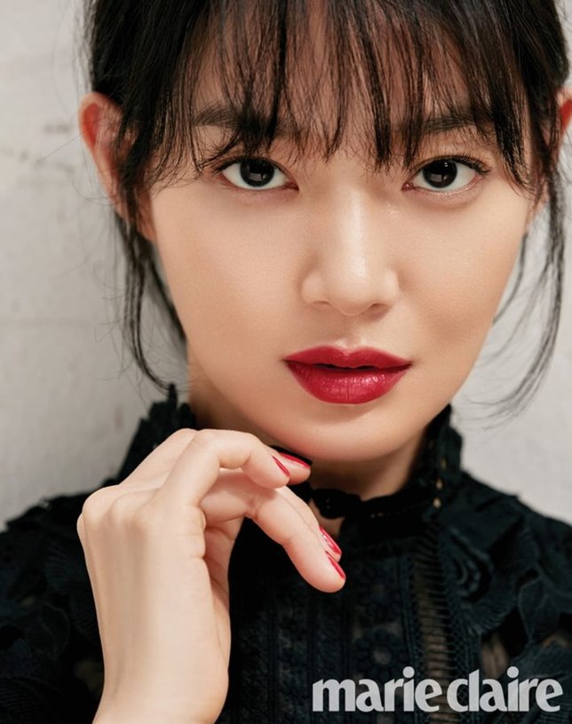 Shin Min Ah awalnya seorang model Š Marie Claire Korea