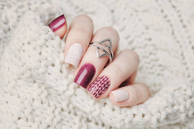 Intip Tren Nail Art ala Korea yang Booming Tahun Ini, Bikin Gaya Makin Standout - Kapanlagi.com - KapanLagi.com