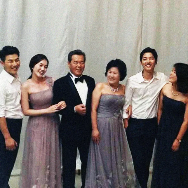 Putranya Mau Menikah, Ibu Song Joong Ki Bahagia 
