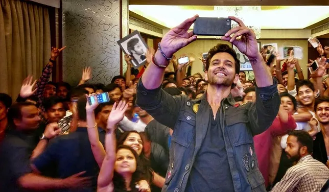 Menurut netizen, selfie Hrithik Roshan lebih seru ©bollywoodlife