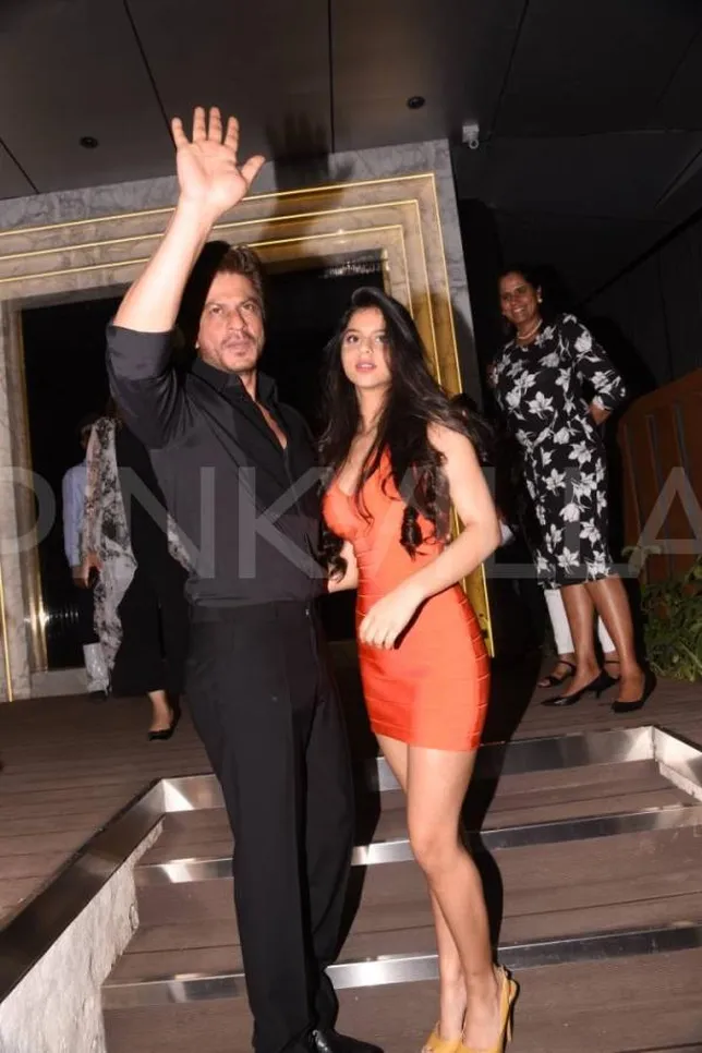 Suhana tampil menarik di acara pembukaan resto bersama SRK ©pinkvilla